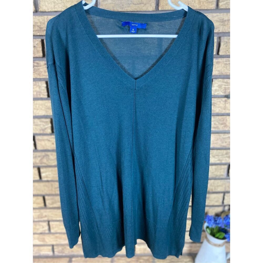 Apt. 9 Longsleeve V-Neck Top